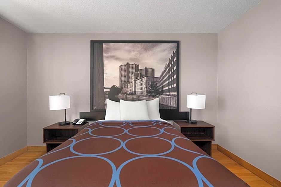 Super 8 by Wyndham Farmville