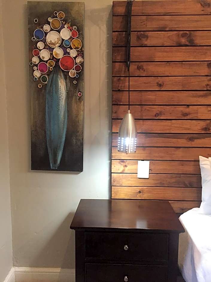 Tranquil House B&B @ 1 College Ave