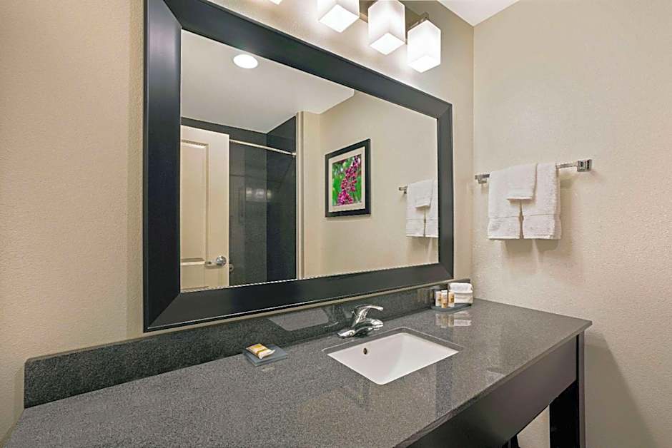 La Quinta Inn & Suites by Wyndham Tumwater - Olympia