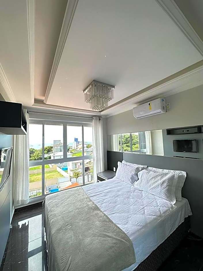 Seu refúgio paradisíaco a apenas 330 metros do mar TUB