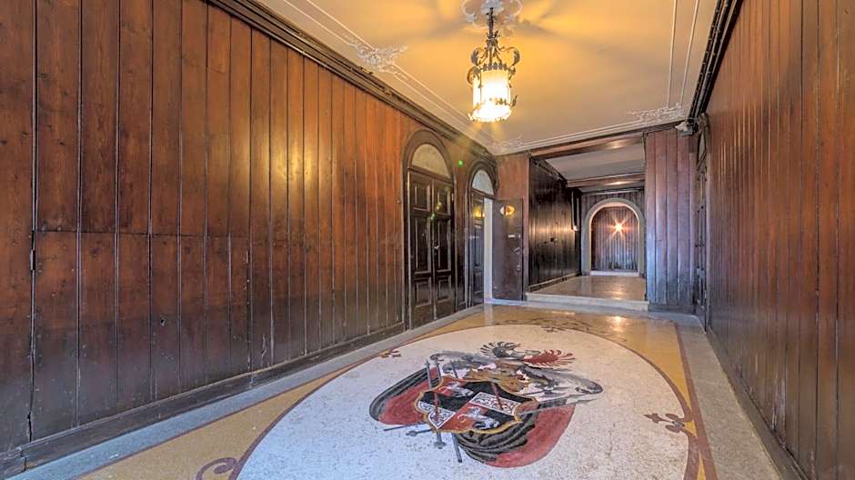 Friendly Venice Suites