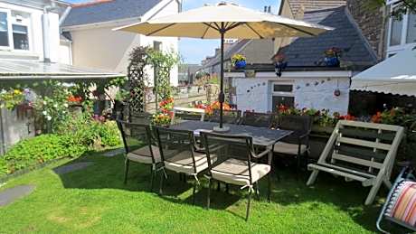 Hamilton Lodge - Cottage sleeps 8