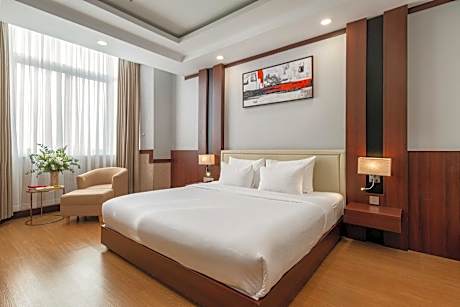 Superior Triple Room with City View
