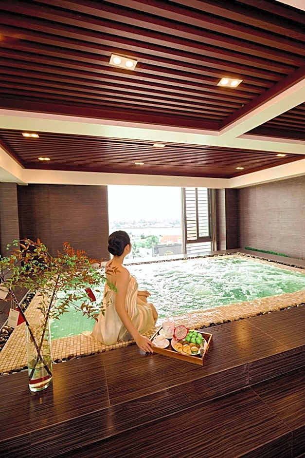 The Iris Signature Hotel and Spa