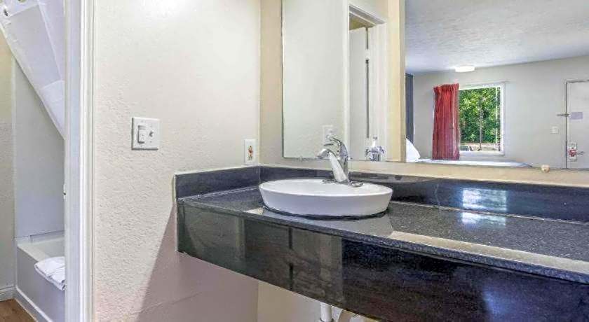 Quality Inn & Suites Columbus West