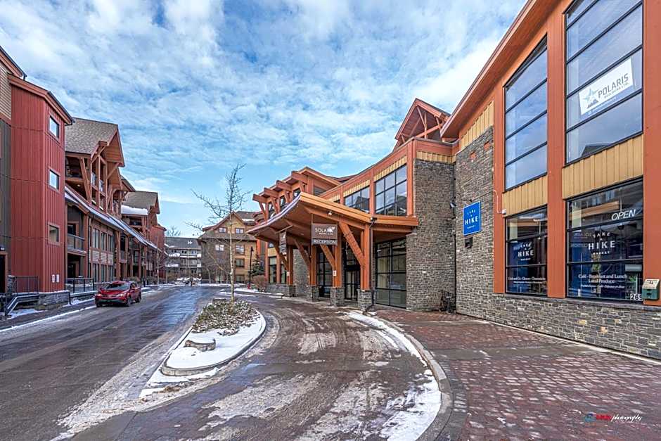 Solara Suite with Indoor Pool / Hot tub / Parking