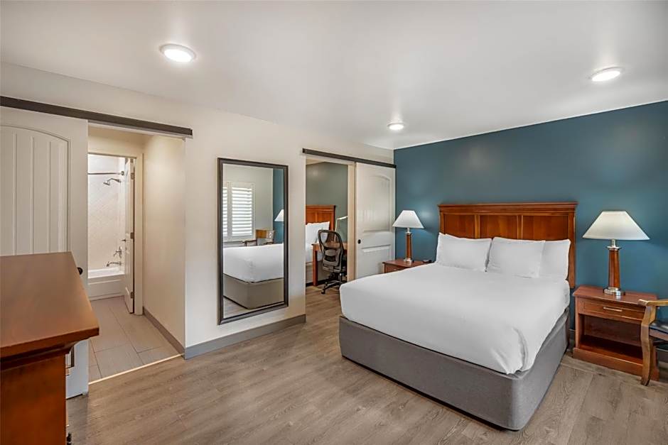 Best Western Plus Clocktower Inn