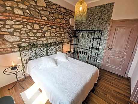 Deluxe Double or Twin Room with Mountain View