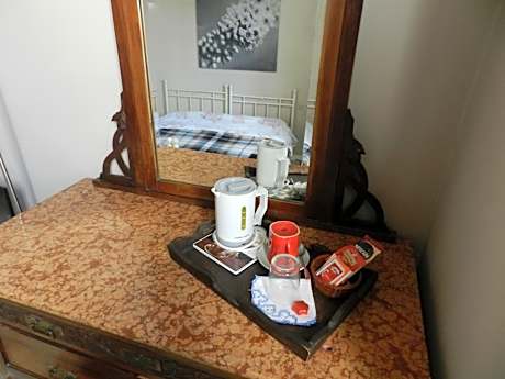 One-Bedroom Apartment with Balcony