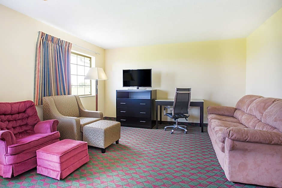 Days Inn by Wyndham Lexington NE