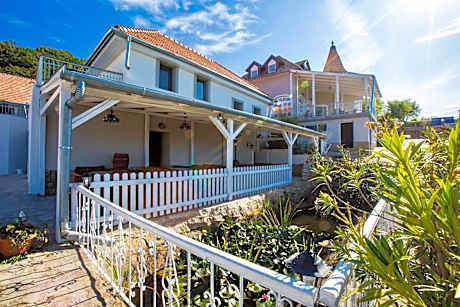 Fogadó a Két Tölgyfához