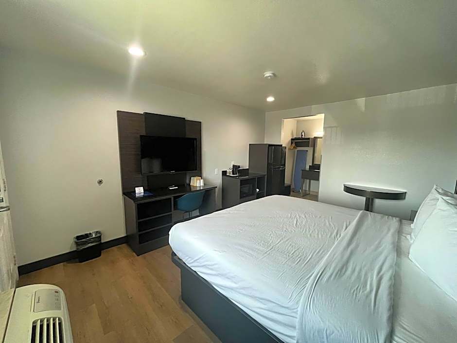 Studio 6 Suites Escondido, CA