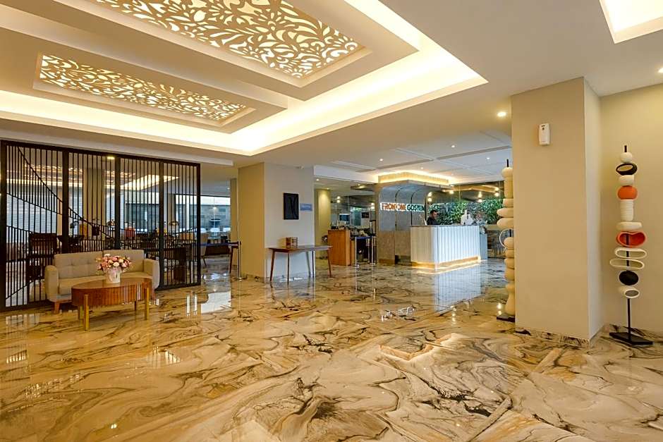 Front One Gosyen Hotel Salatiga