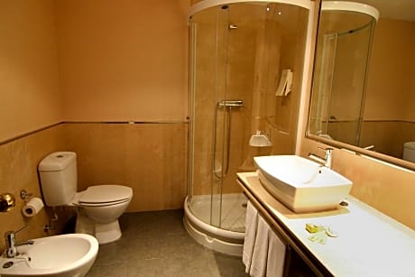 Triple Room (3 Adults)