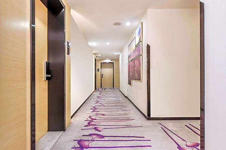 Lavande Hotel Luzhou Jiale Century City