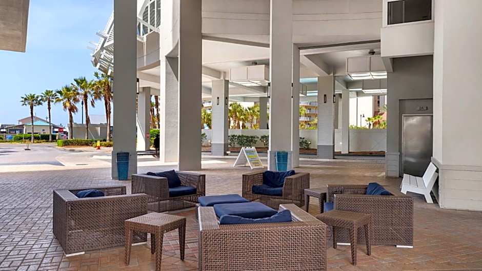 Laketown Wharf 1037