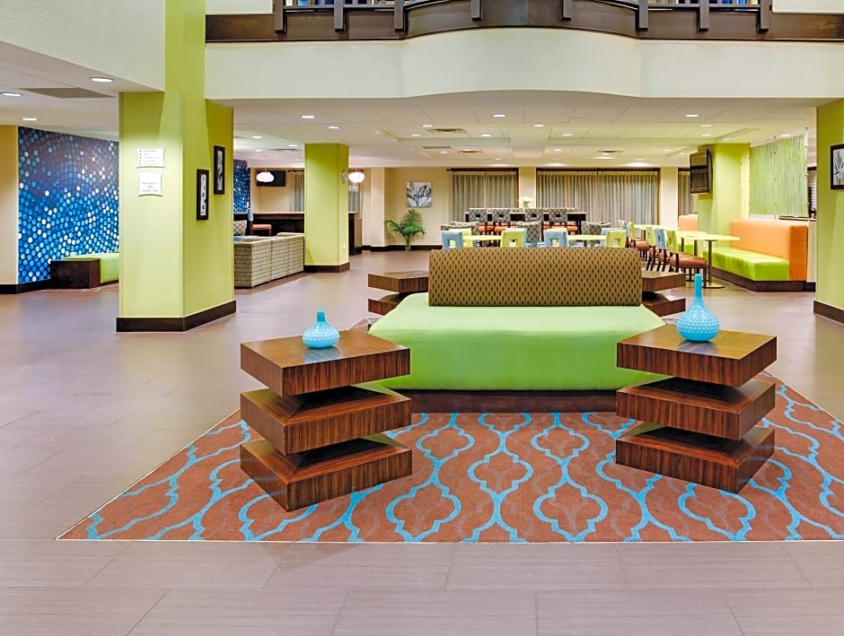 La Quinta Inn & Suites by Wyndham Tampa North