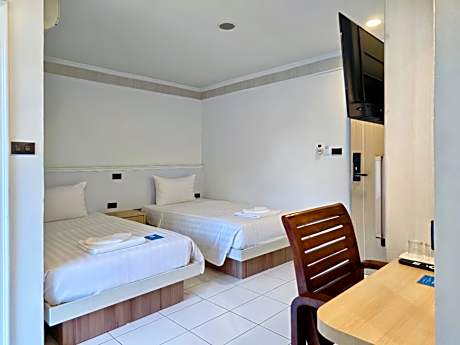 Twin Room with Mountain View