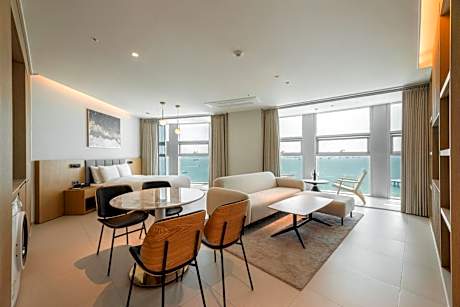 Ocean Wave Silver Suite