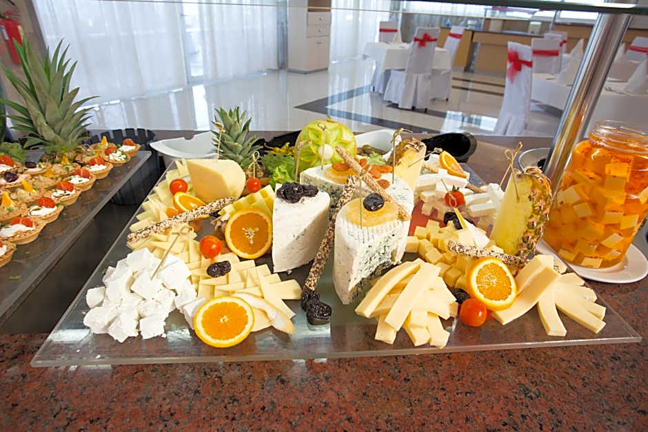 Grand Blue Beach Hotel