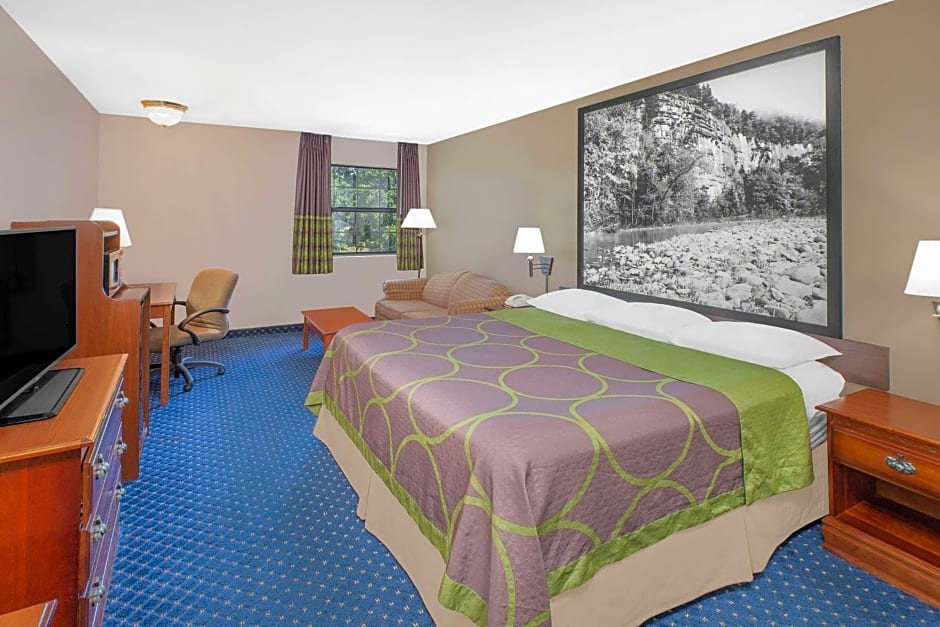 Super 8 by Wyndham Lowell/Bentonville/Rogers Area