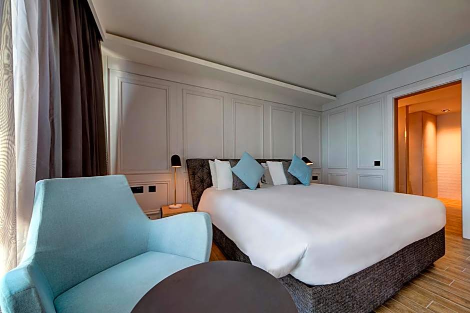 Land's End, Boutique Hotel