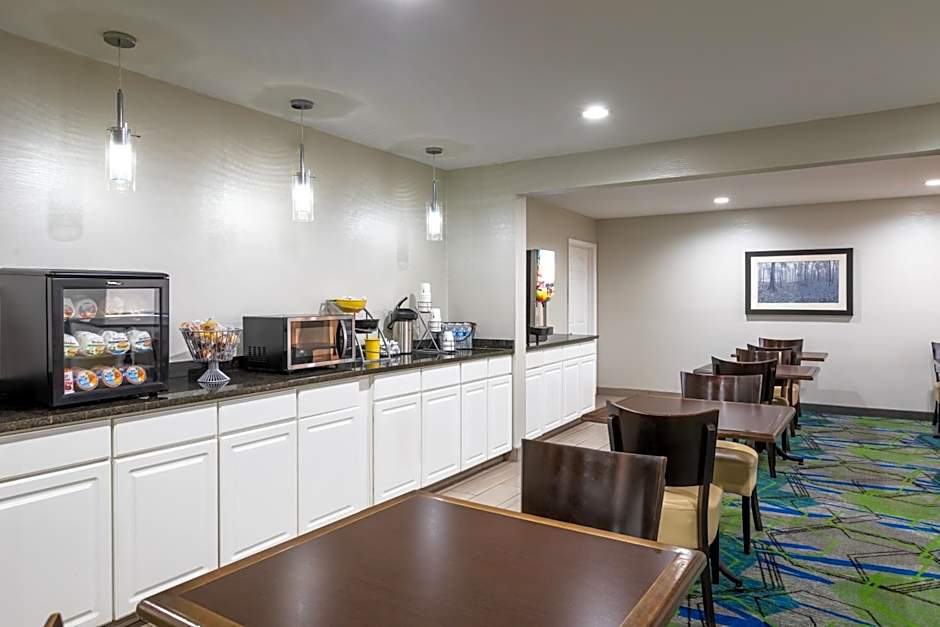 Days Inn by Wyndham Greenville