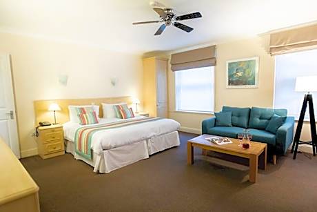 Studio Apartment - Double or Twin