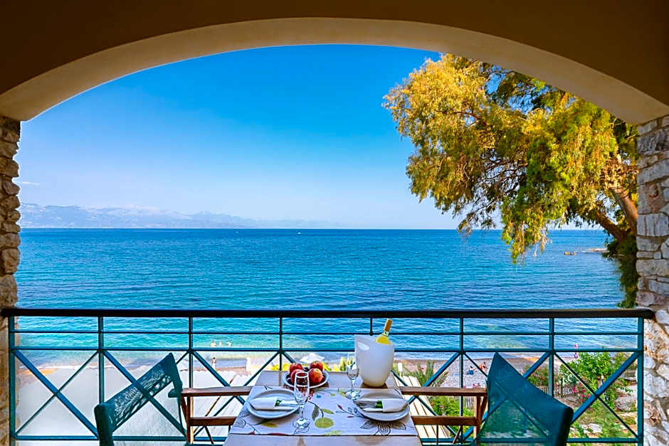 Grekis Beach Hotel and Apartments