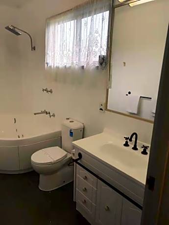 Luxury Studio with Spa Bath