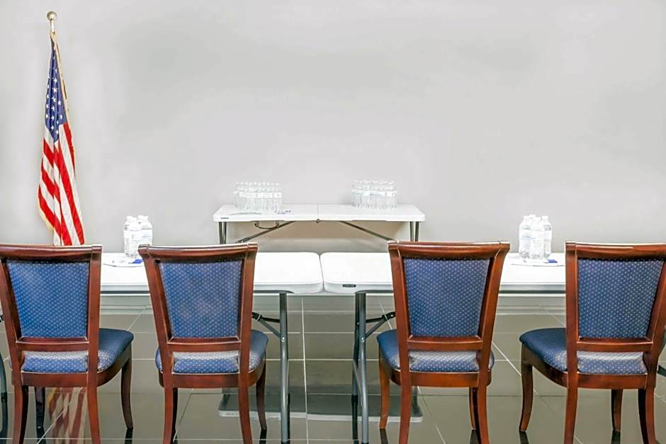 Baymont by Wyndham Delavan Near Lake Geneva