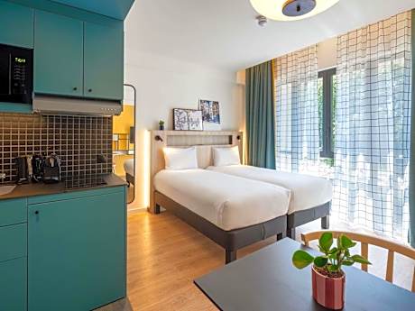 Twin Studio (2 Adults)