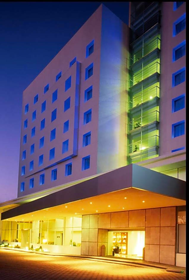 Fiesta Inn Express Puebla Finsa