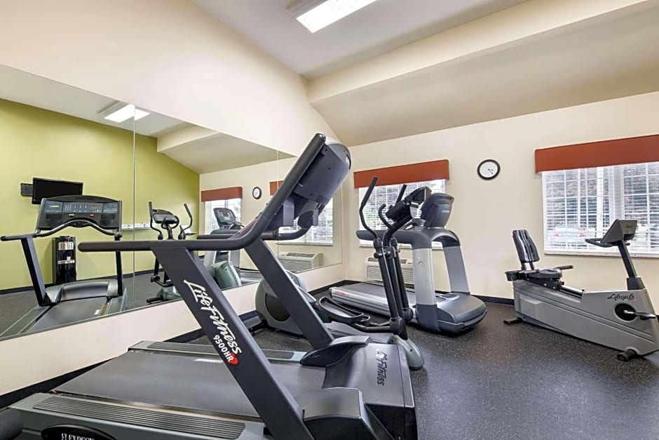 Portage Inn & Suites Kalamazoo – Kalamazoo, MI