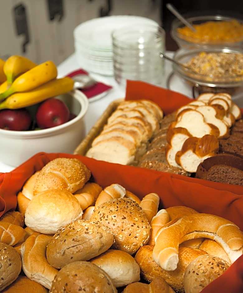 Jade Hotel-Ezüsthíd Hotel