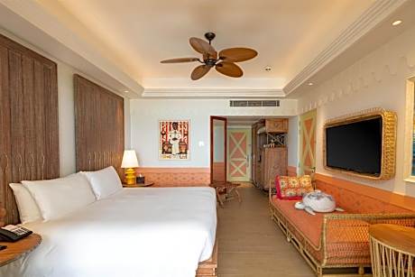 Connecting Family Beach Room