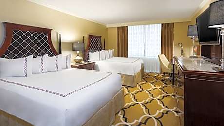 Classic Queen Room with Two Queen Beds and Accessible Tub - Mobility Access