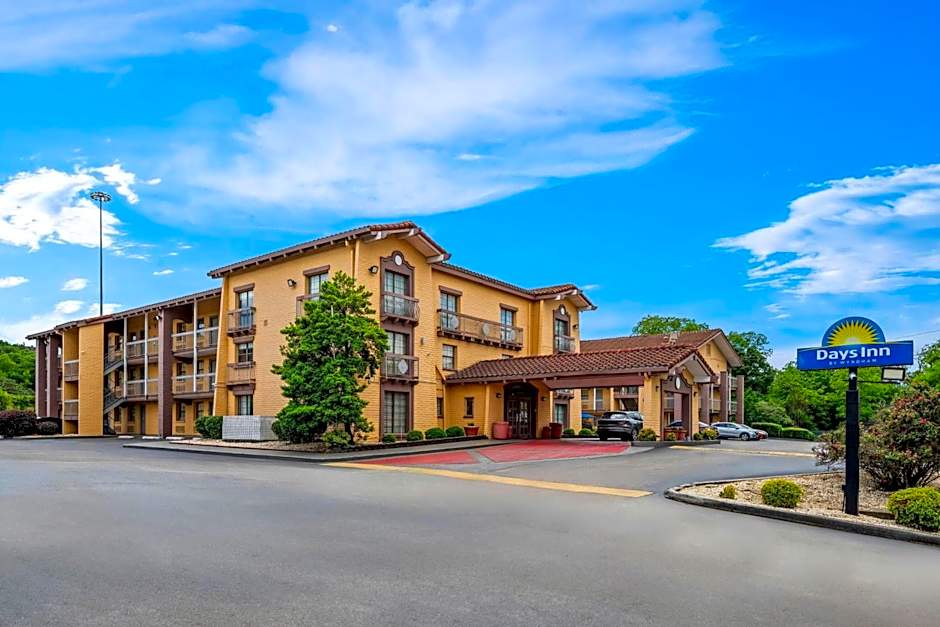 Days Inn by Wyndham Birmingham/West