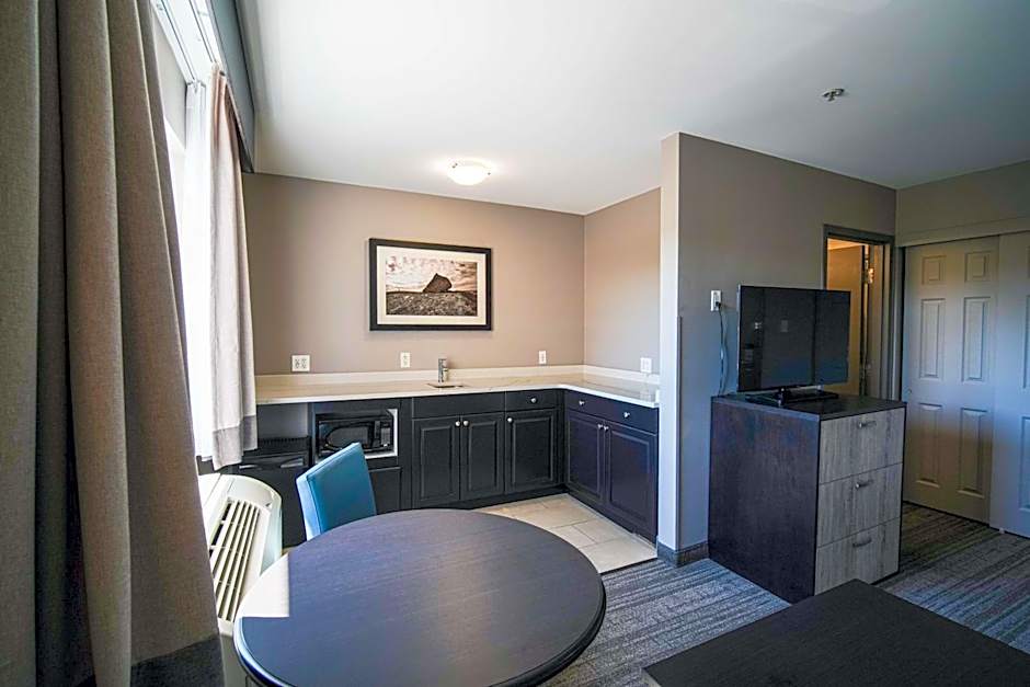 Best Western Plus Chocolate Lake Hotel