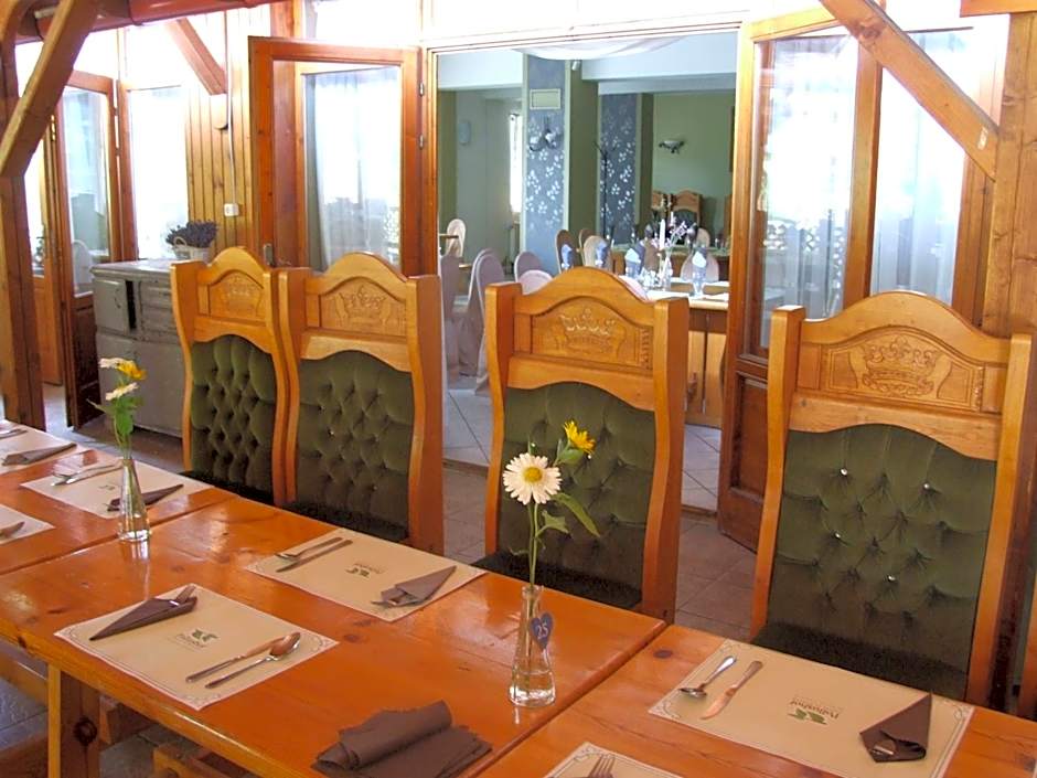 Pollushof Panzió és Étterem