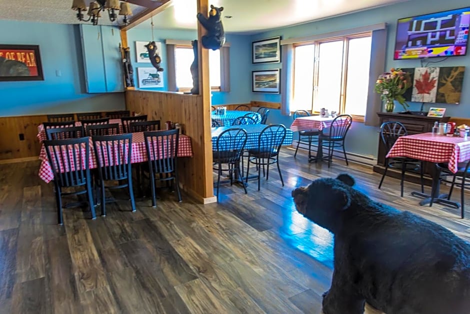 Bear Tracks Inn