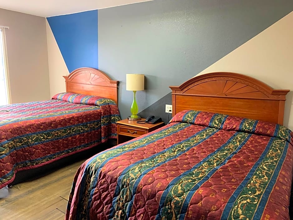 Royal Inn & Suites