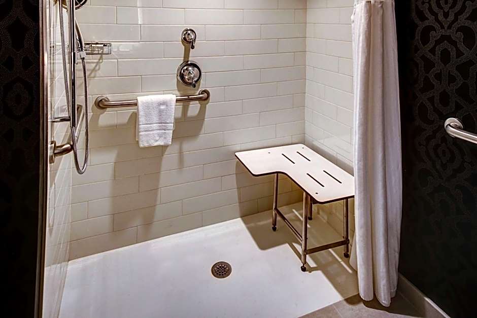 Embassy Suites By Hilton Hotel Williamsburg