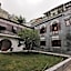 Man Va Hotel