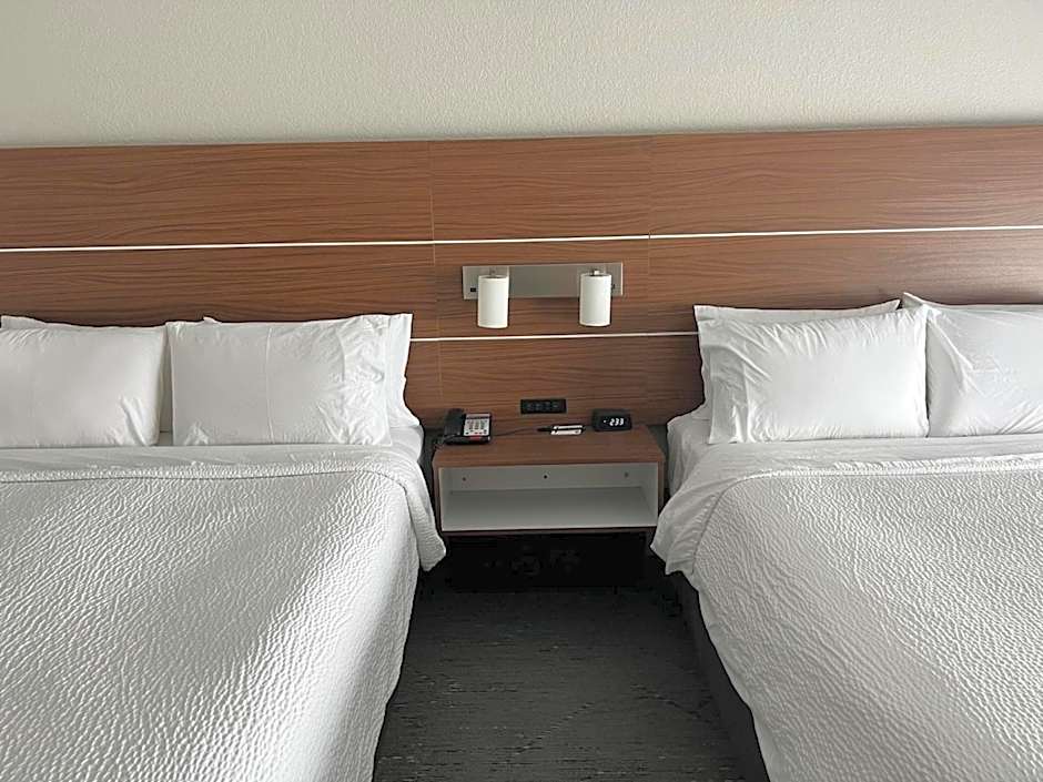 Holiday Inn Express & Suites Moore By IHG