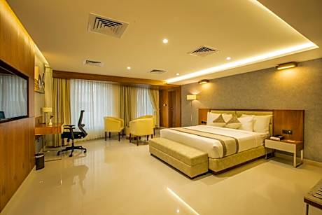 Royal Plaza Suites by RAK Rooms