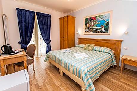 Double or Twin Room with Terrace