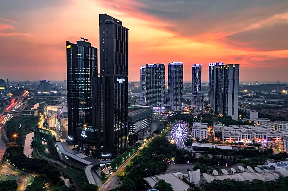 Sky pool 4 star hotel grade stay in i-City