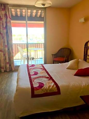 Double Room with Port view, terrace, air conditioning with children