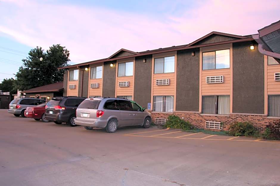 Westbridge Inn and Suites